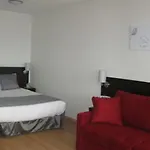 Residhome מלון דירות 3*
